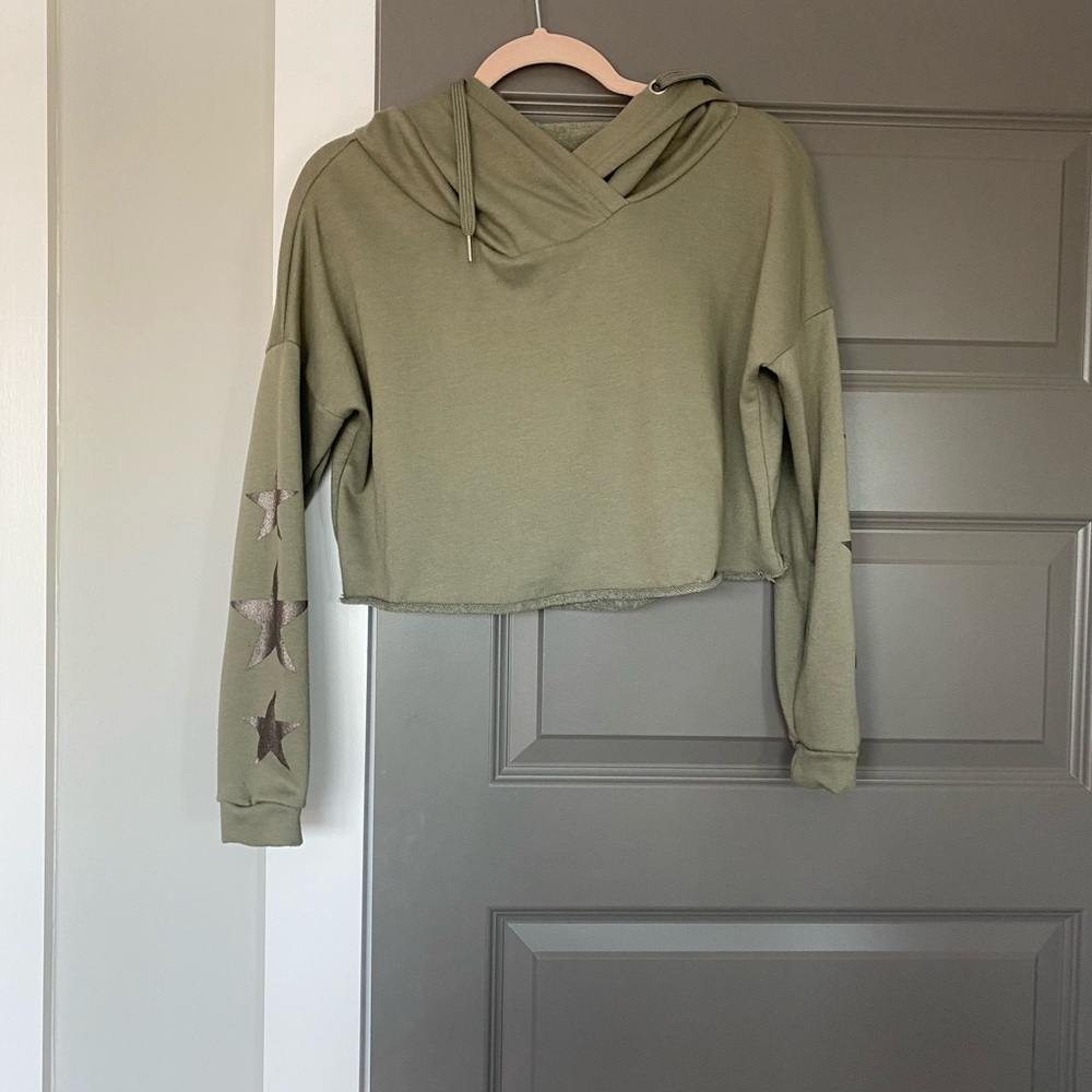 cropped hoodie